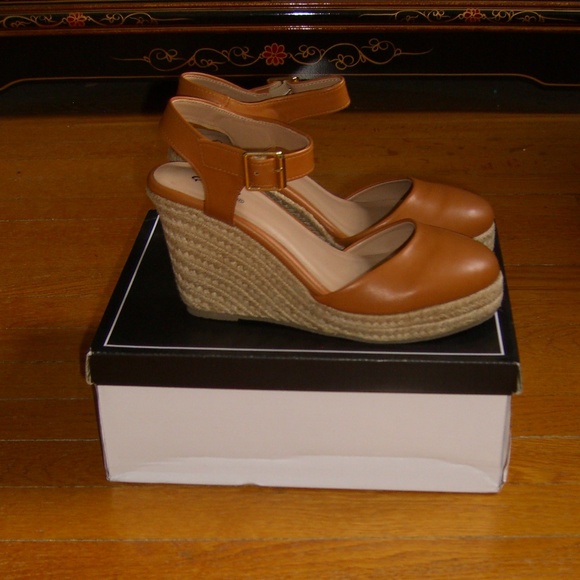 NEW QUPID RENATTA CAMEL ESPADRILLE WEDGE SHOES 7M - Picture 7 of 7